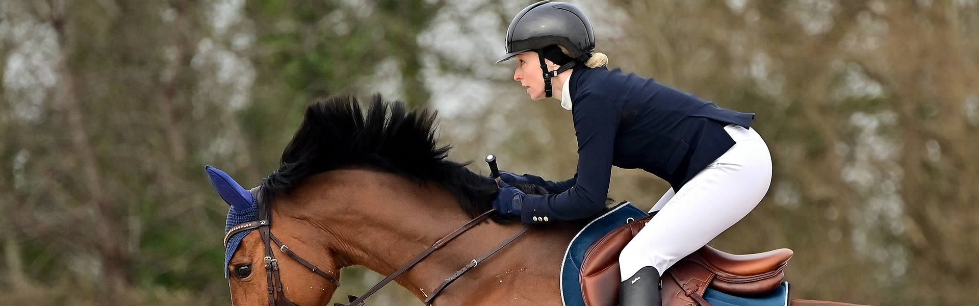 Equestrian with Stormchase airmesh riding gloves